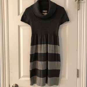 Girls dress size Medium gray pink rose